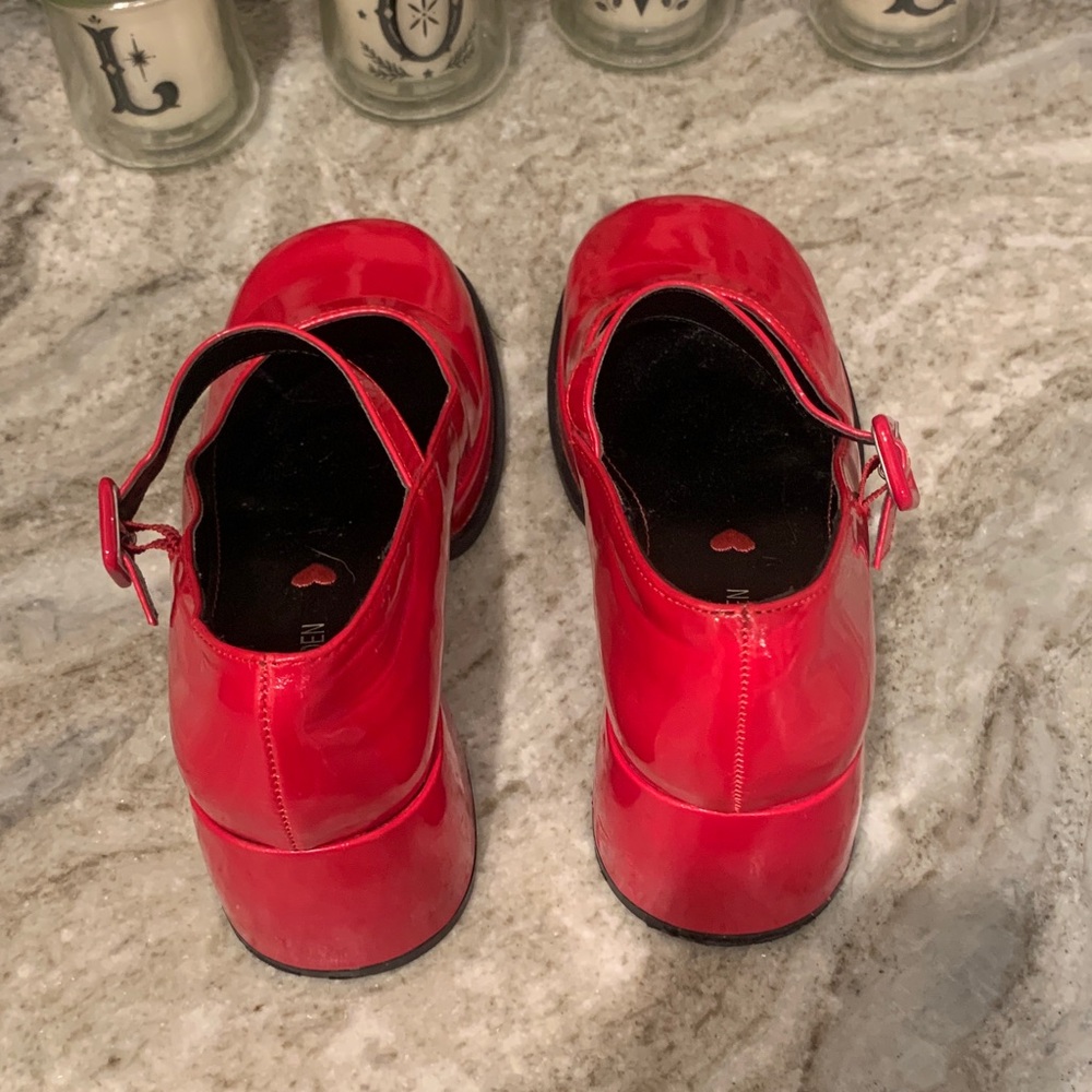 Steve Madden Bold Red Heels - Picture 4 of 8